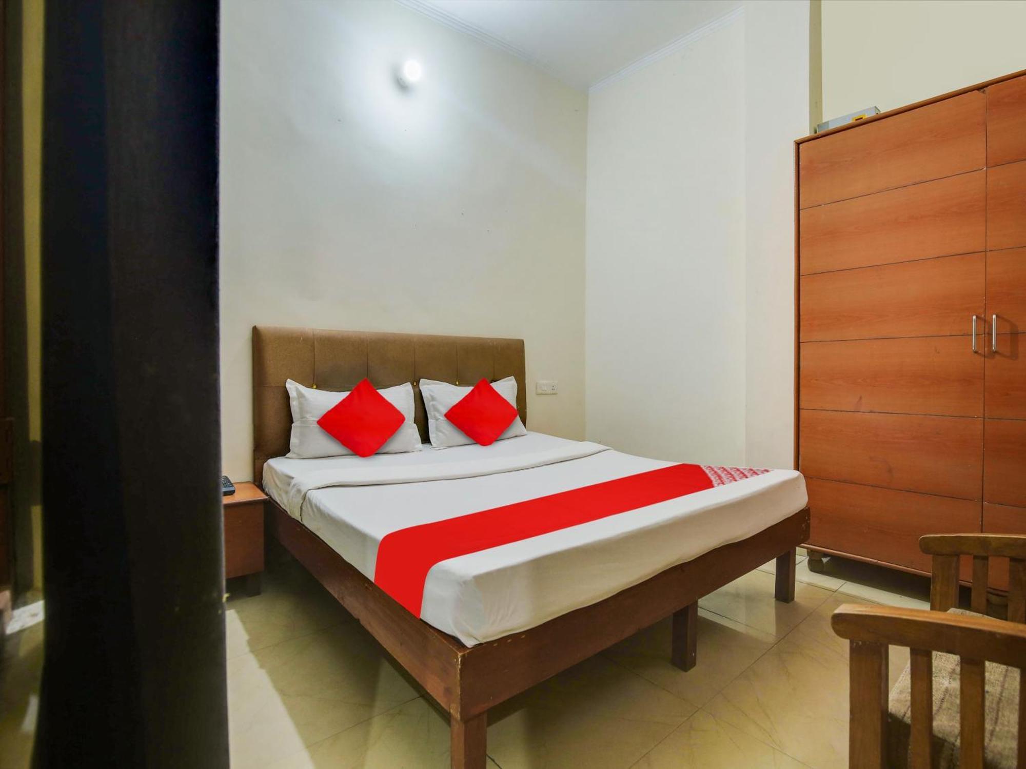 Hotel O Platinum Inn Nayagaon ภายนอก รูปภาพ