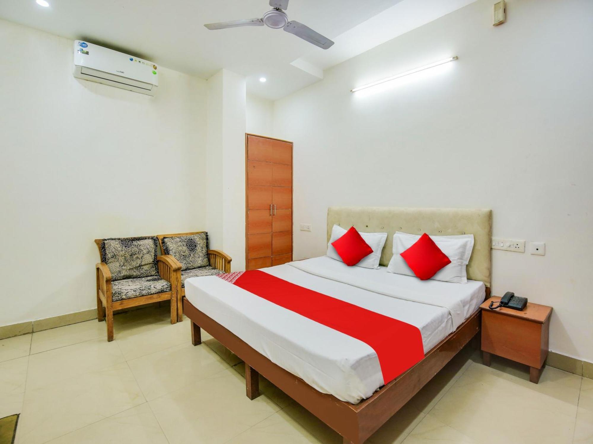 Hotel O Platinum Inn Nayagaon ภายนอก รูปภาพ