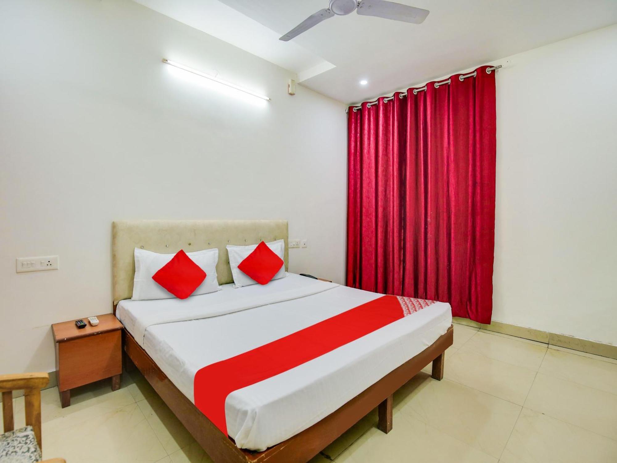 Hotel O Platinum Inn Nayagaon ภายนอก รูปภาพ